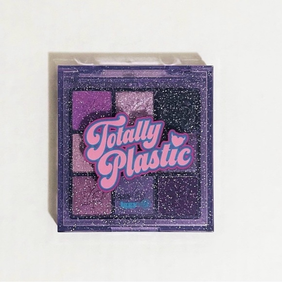 bh Cosmetics X Iggy Azalea Totally 2000's Shadow Palette Purple Platforms - Picture 3 of 12